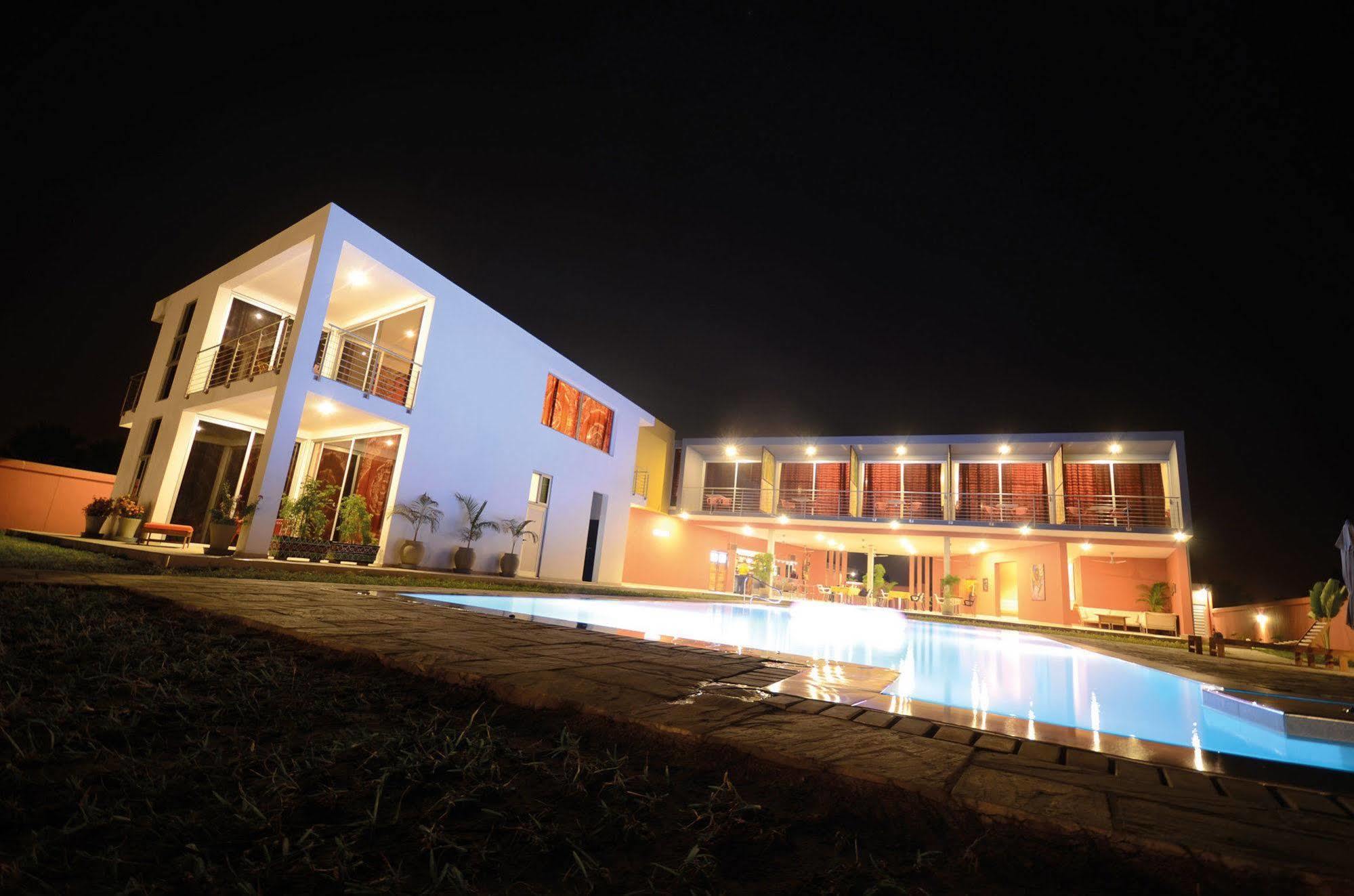 Leo'S Beach Hotel - Adults Only Brufut Ngoại thất bức ảnh