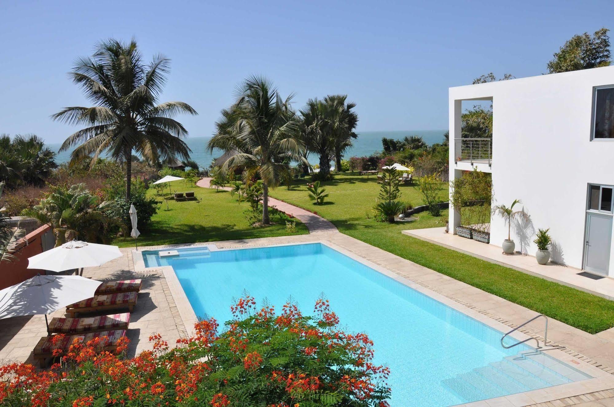 Leo'S Beach Hotel - Adults Only Brufut Ngoại thất bức ảnh