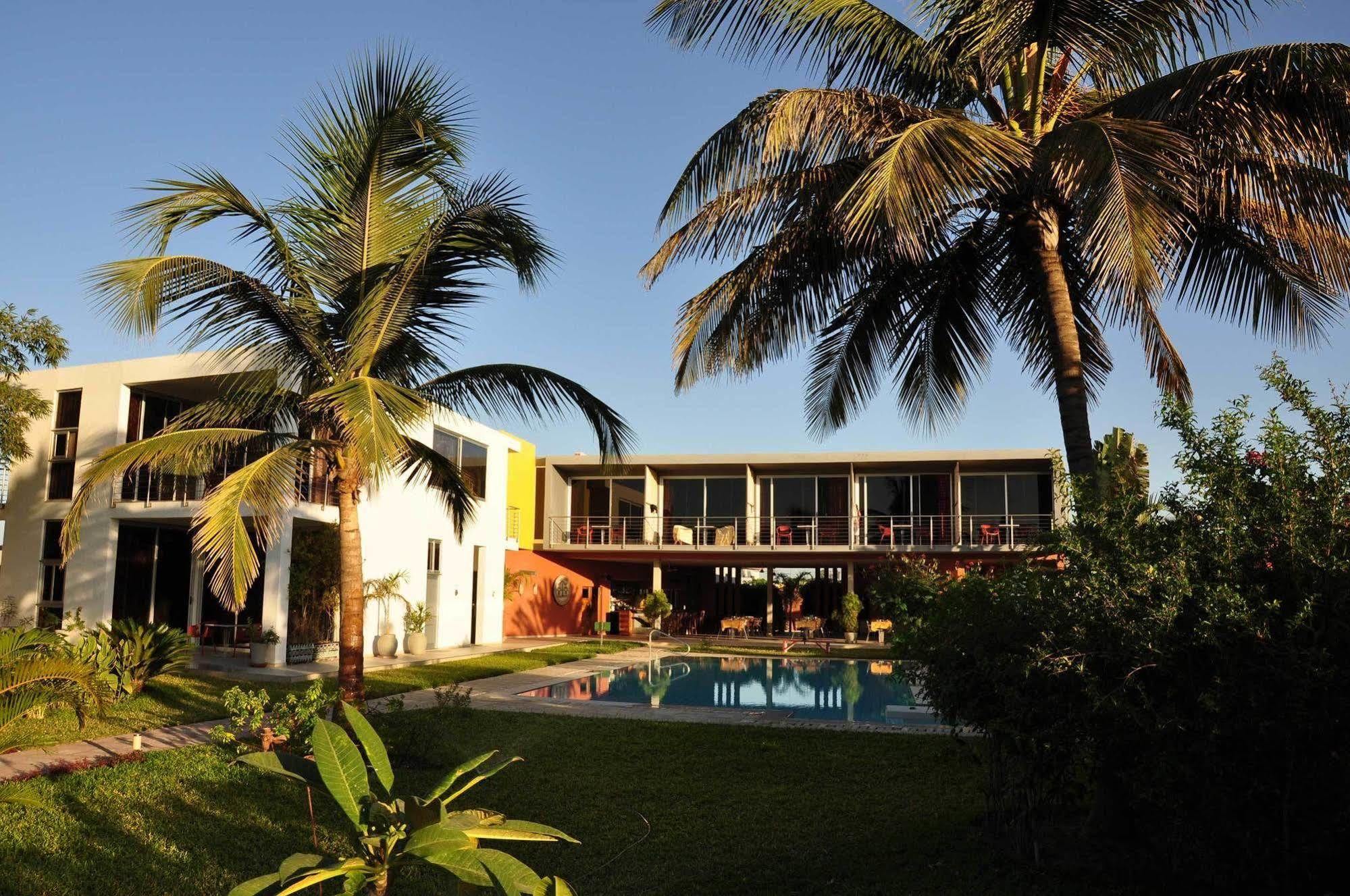 Leo'S Beach Hotel - Adults Only Brufut Ngoại thất bức ảnh
